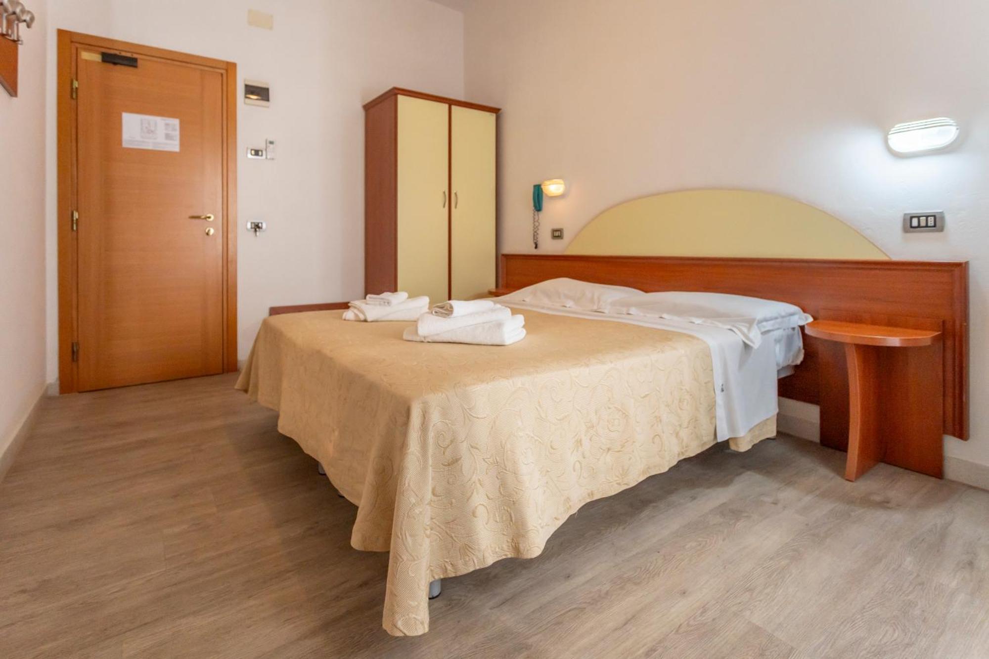 Hotel Clipper Cattolica Eksteriør billede